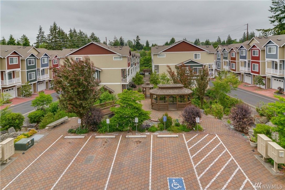 Home For Sale 21420 49th Ct W Mountlake Terrace, WA NWMLS 943228