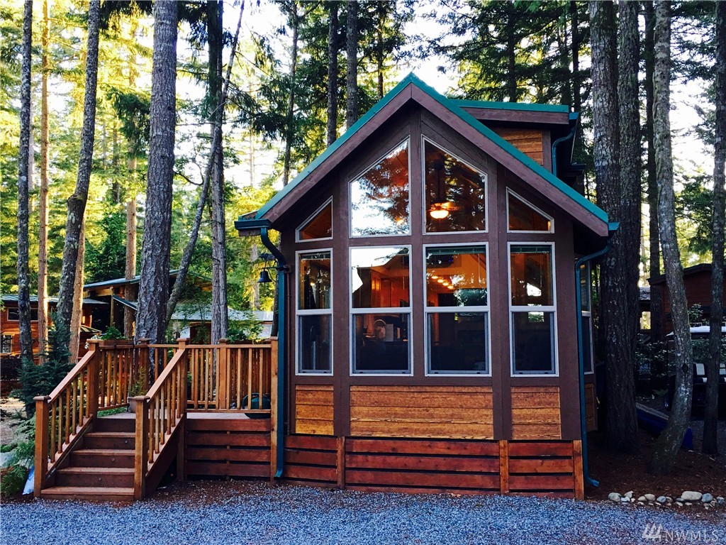 Condo Unit 211 at Lost Lake Resort Olympia For Sale NWMLS 965188