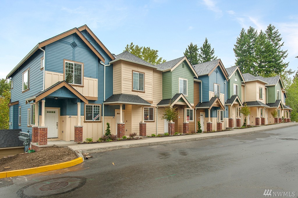 Condo Unit 7107 at Marymoor Ridge Redmond Pending NWMLS 1109891