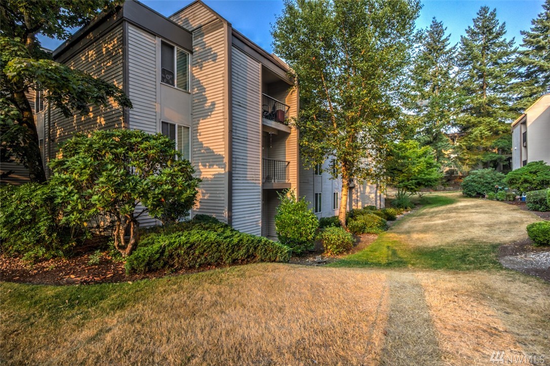 Bellevue Manor Condo, Bellevue WA Condos & Homes For Sale