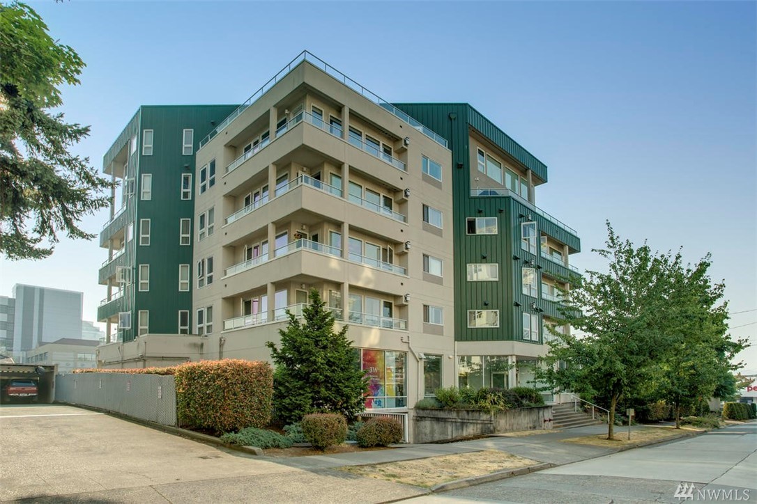 Condo Unit 5c at Grandview Plaza Seattle Sold NWMLS 1172559