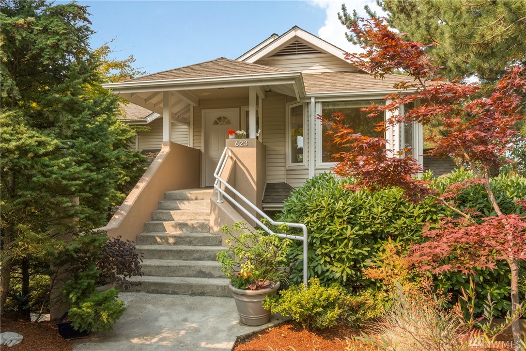 The Hillcrest Condo, Kirkland WA Condos & Homes For Sale