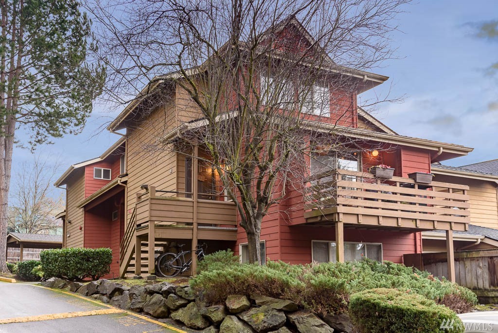Patagonia Village Condo, Woodinville WA Condos & Homes For Sale