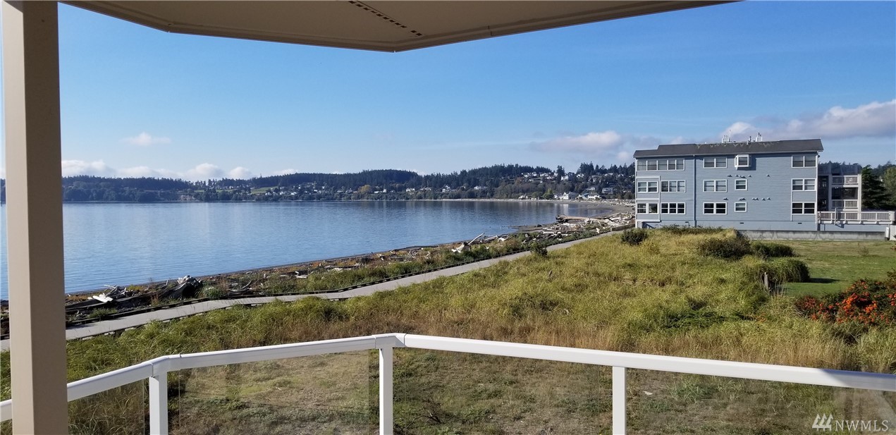 Condo Unit 202 at Oak Harbor Sold NWMLS 1334809