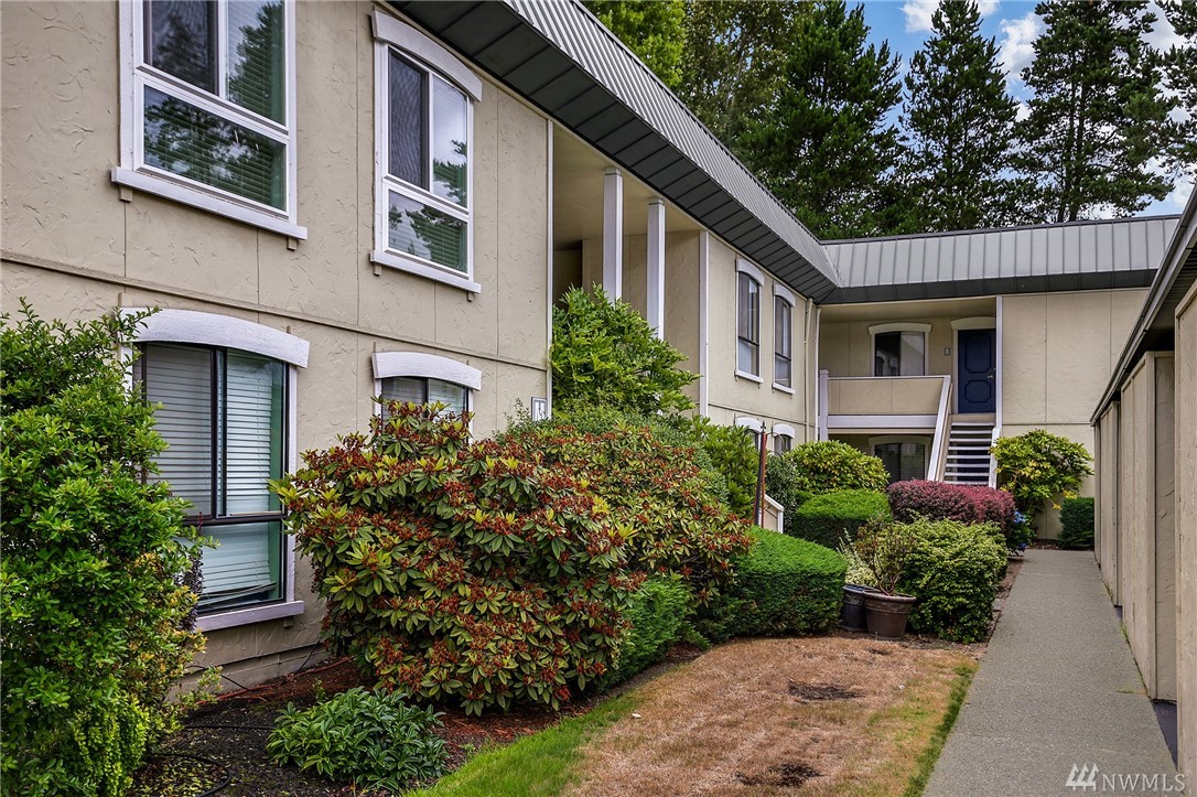 Towne Square Condo, Bellevue WA Condos & Homes For Sale