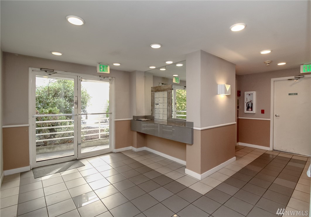 Condo Unit 302 at Outlook West Condominiums Seattle Sold NWMLS 1368682