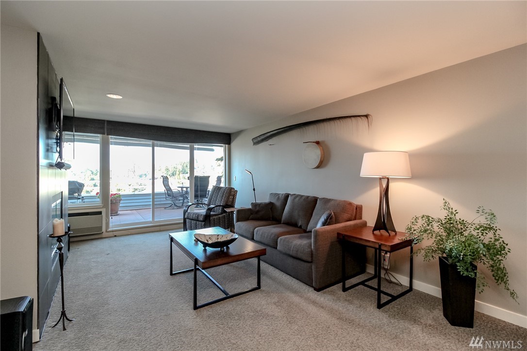 Condo Unit 302 at Outlook West Condominiums Seattle Sold NWMLS 1368682