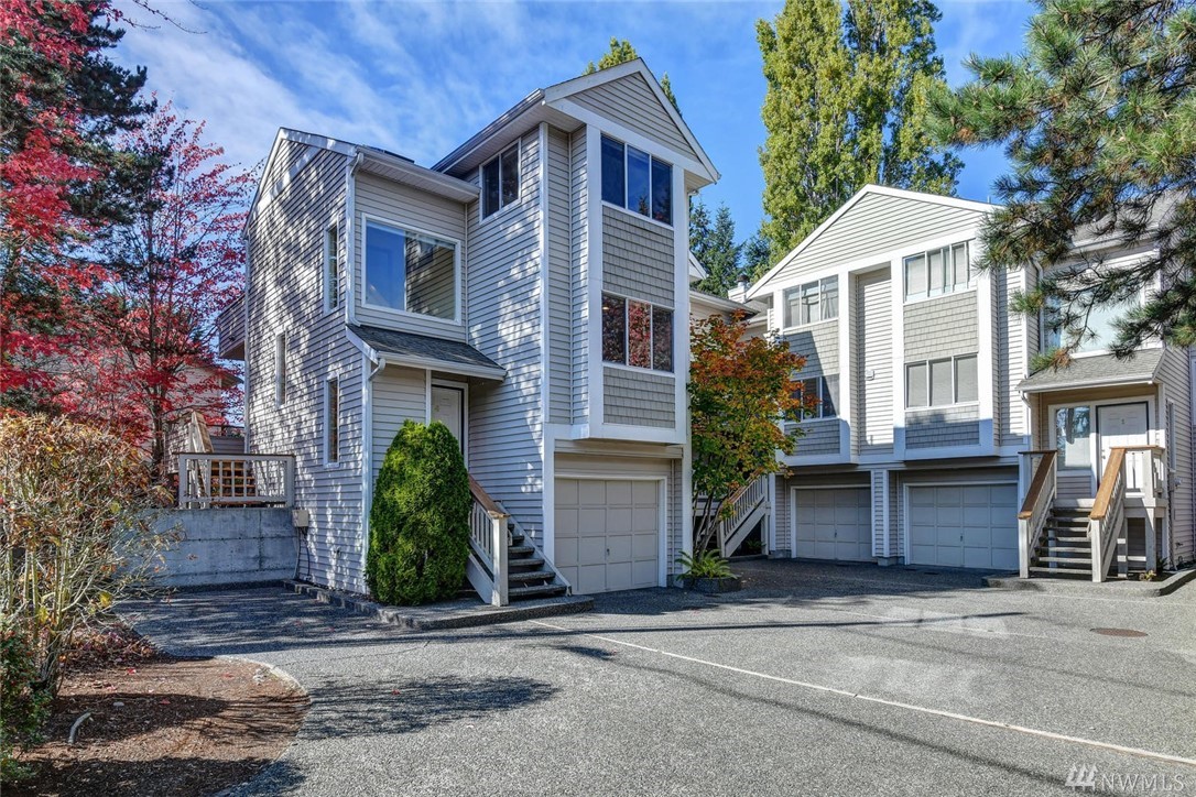 Condo Unit 4 at Bellevue Townhomes Bellevue Sold NWMLS 1375801