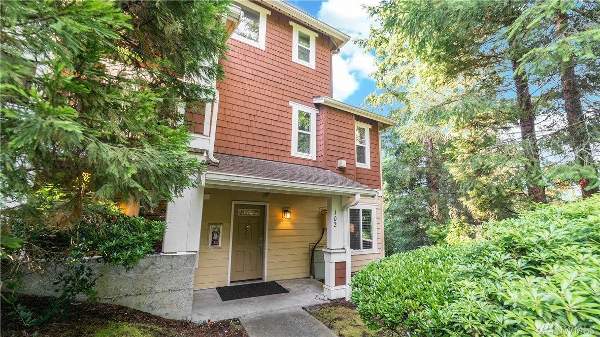 Satomi Condo, Bellevue WA Condos & Homes For Sale