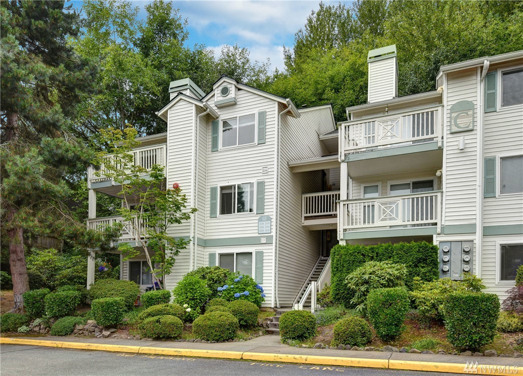 Juanita Hills Condo, Kirkland WA Condos & Homes For Sale