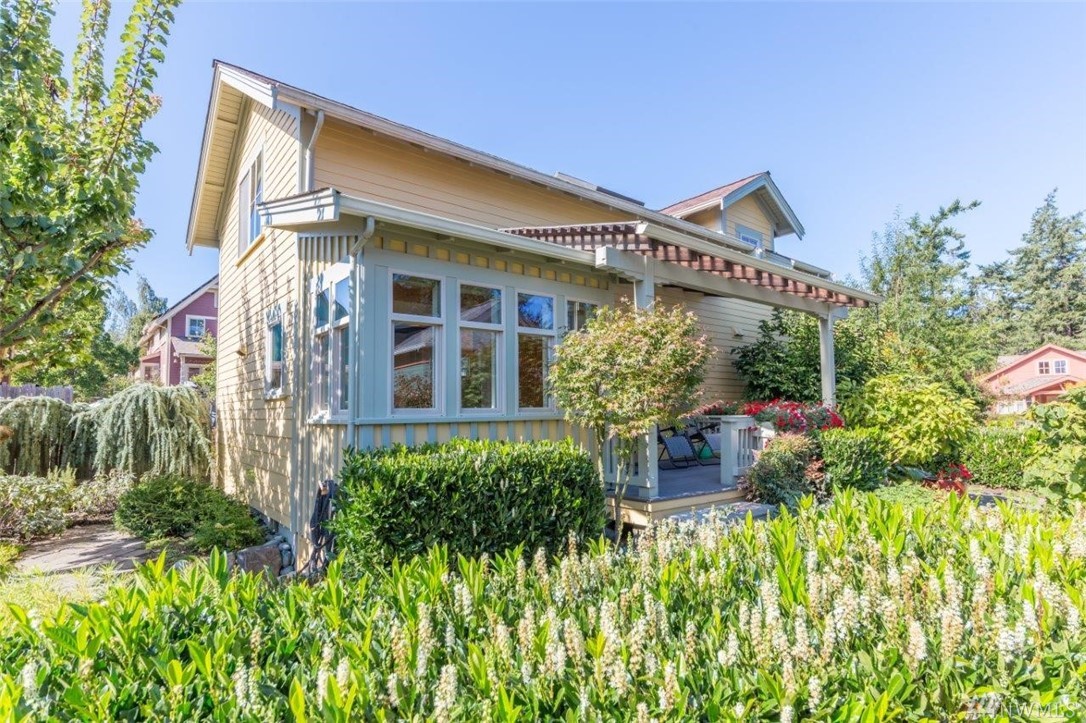 Condo Unit 10 at Cottages of Umatilla Hill Port Townsend Sold NWMLS 1526765