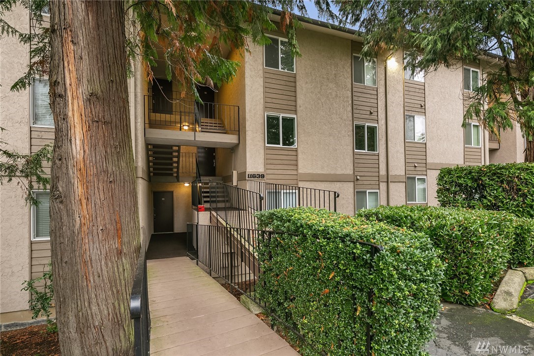 Juanita Village Condo, Kirkland WA Condos & Homes For Sale