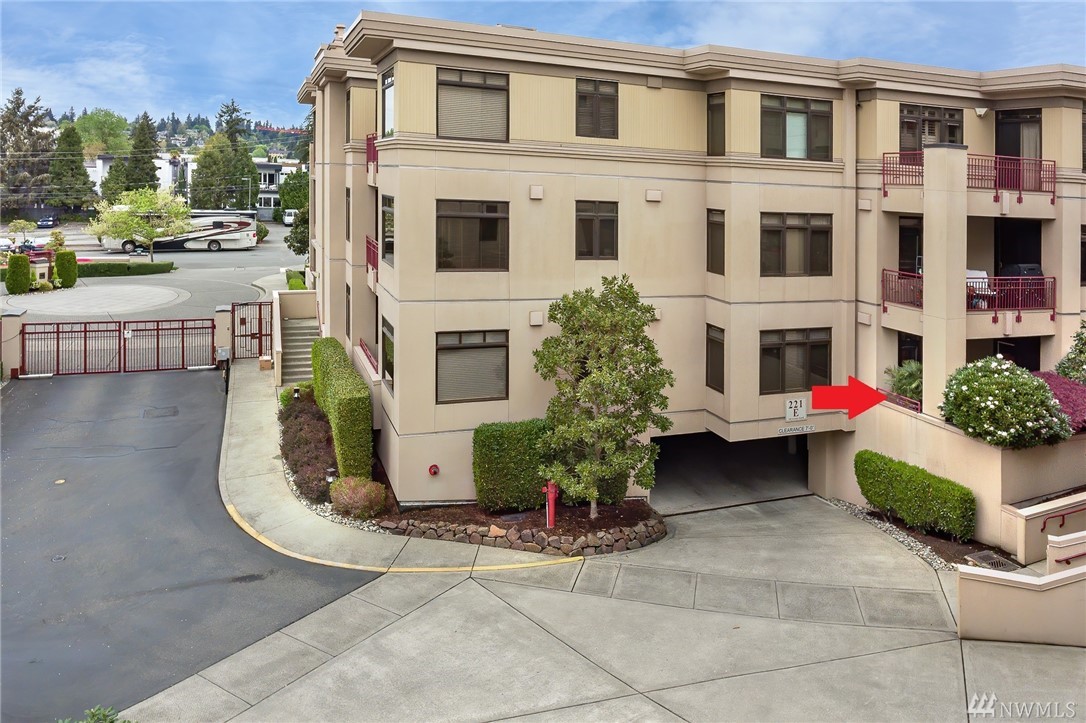 Condo Unit E102 at Shumway Kirkland Sold NWMLS 1592634