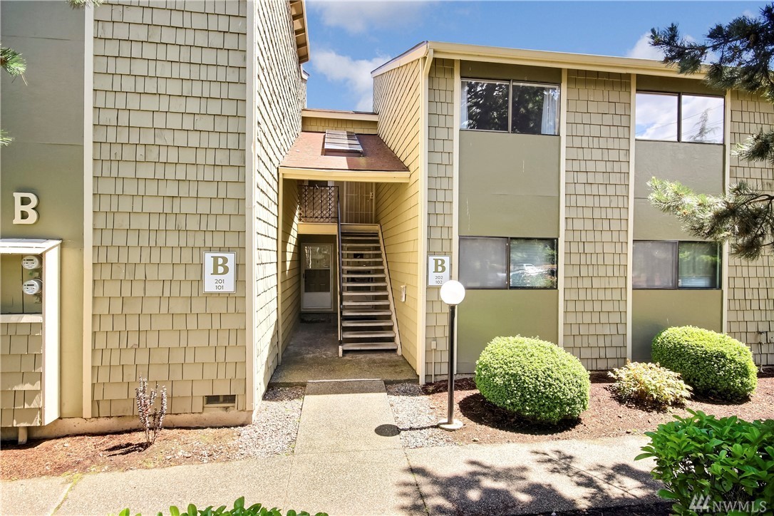 Sales activity for Rolling Hills Condo in Renton