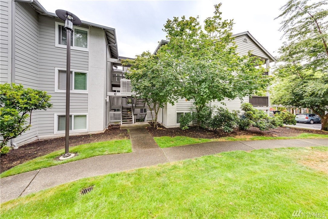 Sales activity for Coventry Place Condo in Kenmore