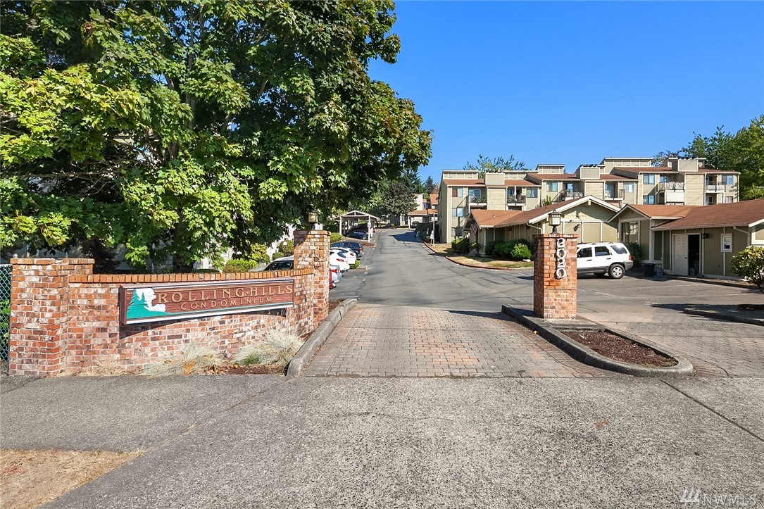 Rolling Hills Condo, Renton WA Condos & Homes For Sale