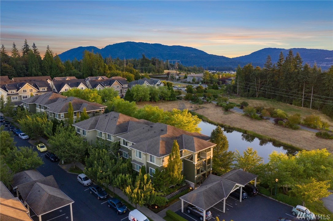 HOA Outlook At Issaquah Highlands Condo, Issaquah, WA Dues, home