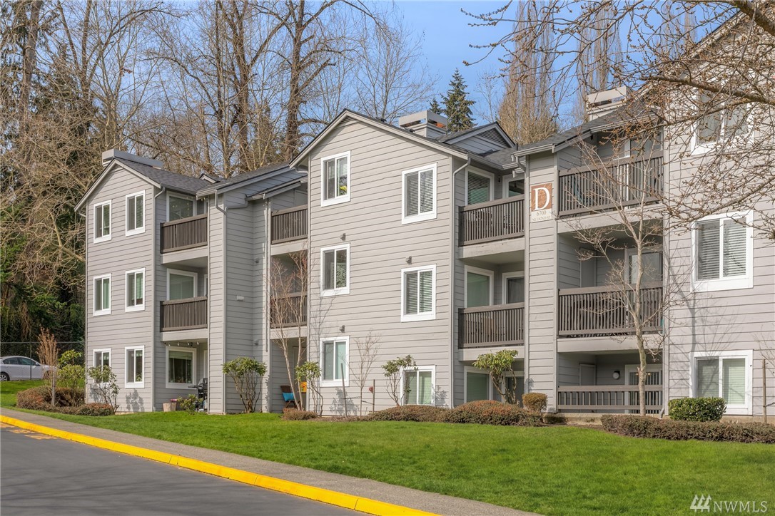 Sales activity for Coventry Place Condo in Kenmore
