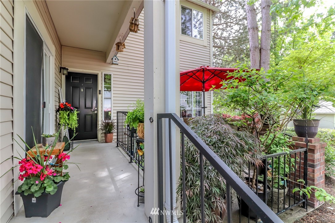 Essex Park Condo, Redmond WA Condos & Homes For Sale