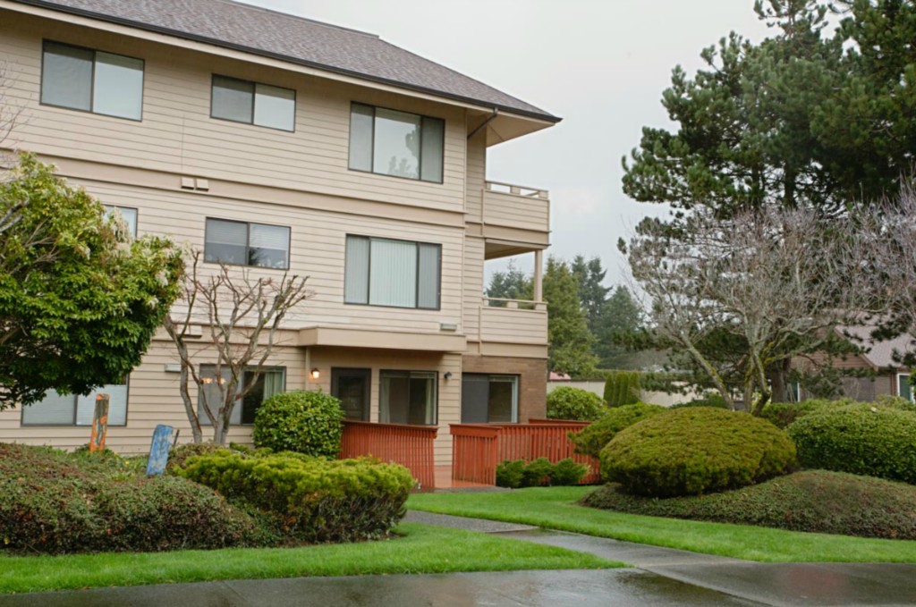 Condo Unit 8 at Huntington Park Des Moines Sold NWMLS 461026