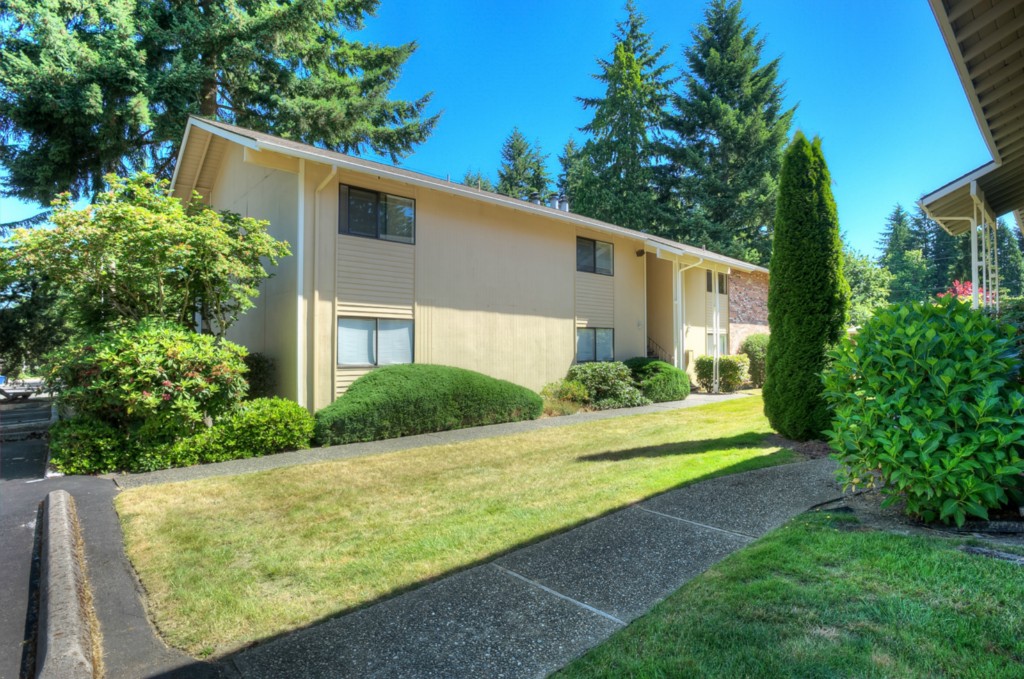 College Park Condo, Bellevue WA Condos & Homes For Sale