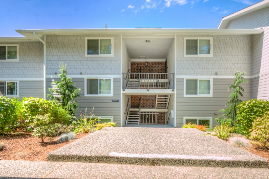 Heatherstone Condo, Bellevue WA Condos & Homes For Sale